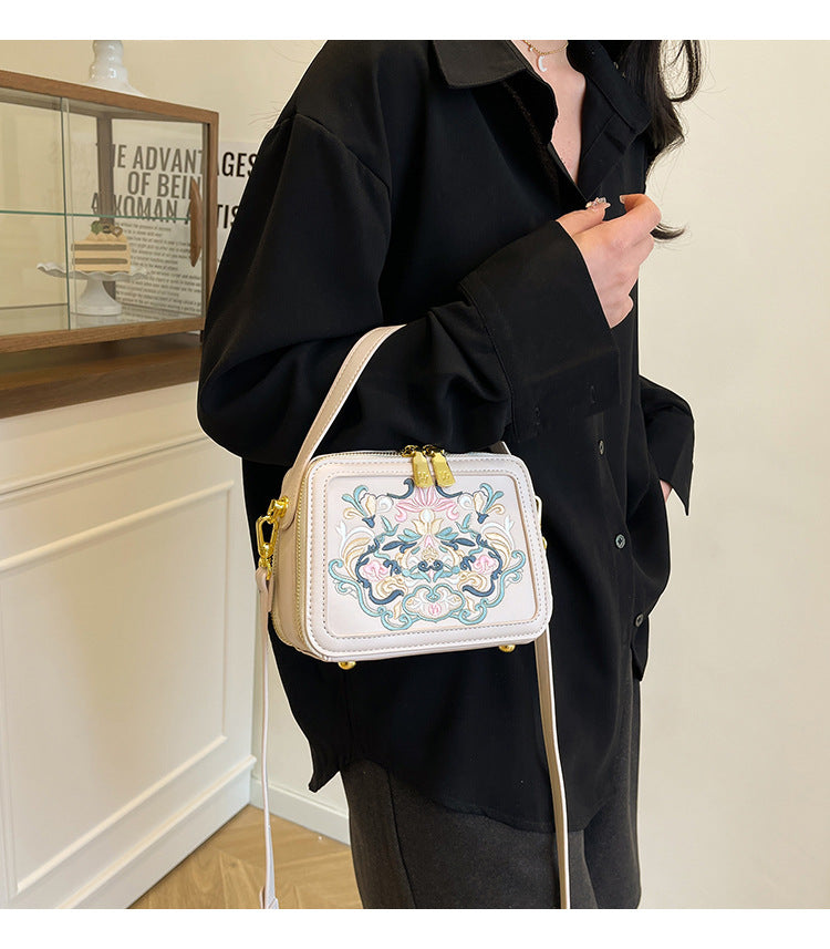 Crossbody Bag High-end Design Bag Chinese Style Embroidery Handbag Fashion Versatile Single Shoulder Small Square Bag Cross-border