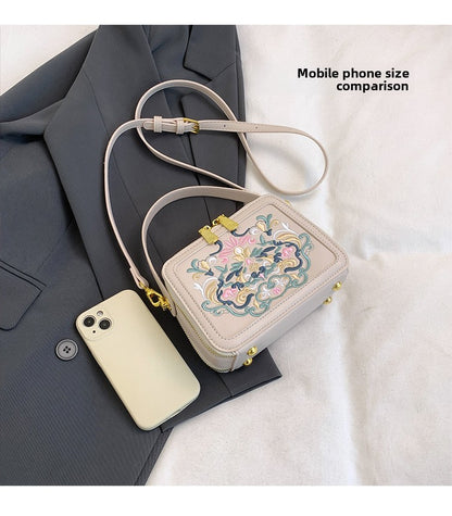 Crossbody Bag High-end Design Bag Chinese Style Embroidery Handbag Fashion Versatile Single Shoulder Small Square Bag Cross-border